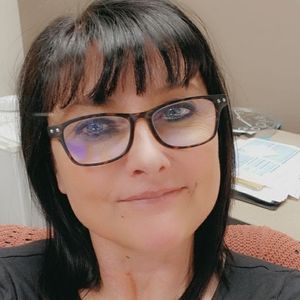 Meet your Posher, Leslie